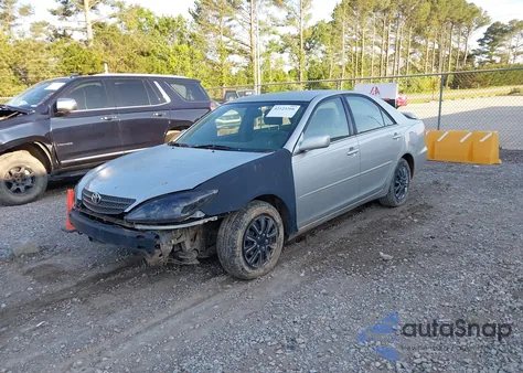 2003 Toyota Camry Le z USA, uszkodzony, nr VIN 4T1BE32K83U777917